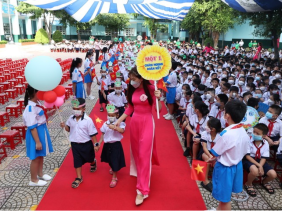 Hà Nội: Không bắt buộc học sinh mua đồng phục mới