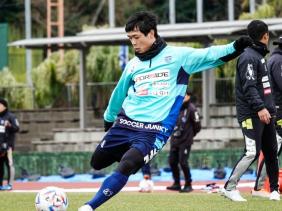 Công Phượng nhận lời khen từ thầy mới ở Yokohama FC