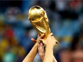 Ai được chạm vào Cúp vàng trước chung kết World Cup?