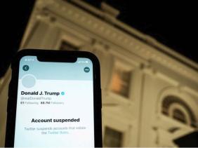 Ông Donald Trump từ chối về Twitter, ở lại với mạng xã hội mới