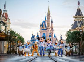 Tour của người giàu ở Disneyland thế nào?