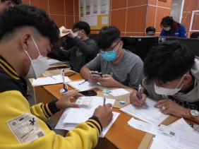 Điểm chuẩn biến động, các trường nói gì?