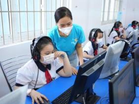 Lương giáo viên tiếng Anh mởi ra trường 3 triệu đồng/tháng: Sở Giáo dục TP.HCM nói gì?
