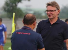 Thầy Park bất ngờ nhận xét về HLV Troussier, kêu gọi: "Ông ấy cần thời gian"