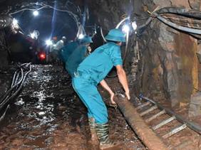 Cơ hội sống của công nhân bị lũ cuốn, mất tích trong hầm thủy điện rất thấp