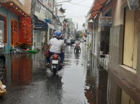 Cần Thơ: triều cường bất ngờ gây ngập sáng mùng 4 Tết
