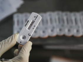 đưa kit xét nghiệm Covid vào diện bình ổn giá