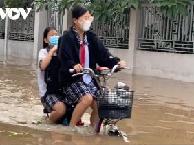 TP.Vĩnh Long tiếp tục cho học sinh nghỉ học thêm 1 ngày nữa vì triều cường