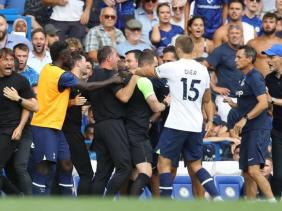 Liên đoàn Bóng đá Anh xử phạt HLV của Chelsea và Tottenham Hotspur