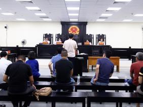 Cùng cấp dưới lừa hơn 300 tỉ, cựu chủ tịch HĐQT công ty chứng khoán chối tội