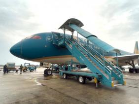 Siêu máy bay B787 đón người Việt ở Ukraine vừa cất cánh tại Nội Bài
