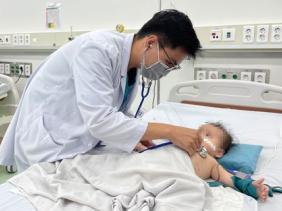 Cẩn trọng sốt siêu vi ở trẻ