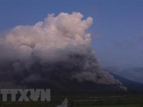 Núi lửa Semeru phun trào, Indonesia nâng cảnh báo lên mức cao nhất