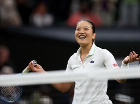 Tay vợt gốc Việt đánh bại Serena Williams ngay ở vòng 1 Wimbledon