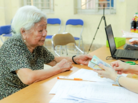 Bộ Nội vụ đề xuất tăng lương hưu 8% từ ngày 1/7