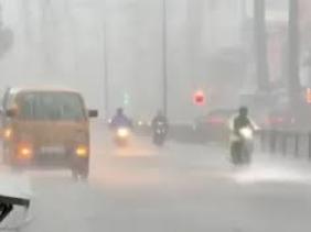 Bắc Bộ sáng sớm có sương mù nhẹ, Nam Bộ mưa to cục bộ