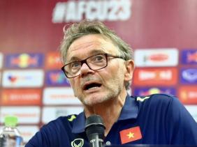 HLV Troussier: U23 Việt Nam có khoảng 15 cầu thủ đủ sức lên tuyển
