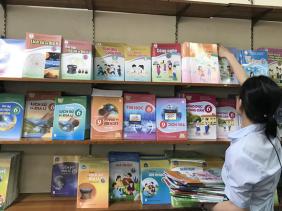 Cung cấp bộ sách giáo khoa thống nhất từ năm học 2026-2027, miễn phí từ 2030