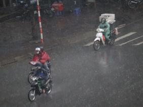 Dự báo thời tiết hôm nay 9.7: Bắc Bộ ngày nắng nóng, chiều tối có mưa dông