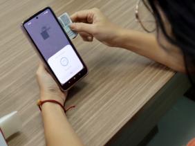 Các trường hợp sẽ bị khóa thẻ, tạm dừng giao dịch trên tài khoản ngân hàng từ 1/1/2025