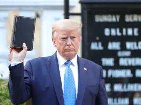 Ông Trump rao bán phiên bản kinh thánh 60 USD
