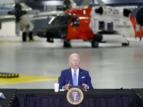 Tổng thống Joe Biden cảnh báo về "mùa bão khó khăn" ở Mỹ