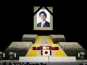 Quốc tang ông Abe chính thức bắt đầu