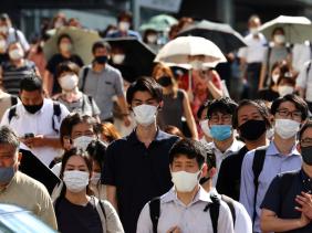 Thế giới trước mối lo làn sóng Covid-19 trong năm mới