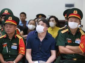 Đề nghị chung thân cựu đại tá biên phòng "bảo kê" đường dây buôn lậu 198 triệu lít xăng dầu