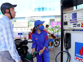 Bộ Công thương đề nghị nhà máy lọc dầu bán xăng dự trữ để 'giải khát' xăng