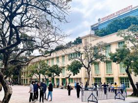 Nhiều đại học hoãn dạy trực tiếp
