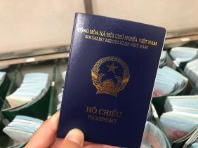 Cấp hộ chiếu mẫu mới, hộ chiếu cũ có còn sử dụng được?