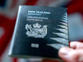 Loại mực 'ma thuật' trên hộ chiếu New Zealand
