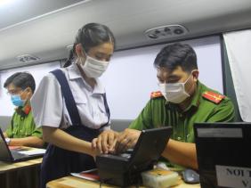 Cao điểm cấp căn cước công dân gắn chip đợt 3 tại TP Hồ Chí Minh