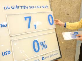 Lãi suất tiết kiệm cao nhất lên gần 8%/năm, gửi kỳ hạn nào lợi nhất?