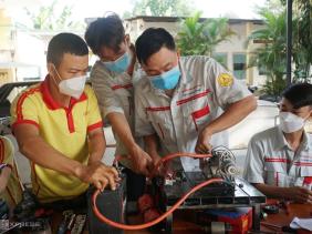Những người đi ngược số đông sau khi trượt lớp 10 công lập
