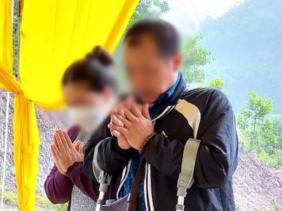 Khởi tố vụ án gửi con chữa bệnh nhận lại hũ tro cốt