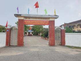 Học sinh lớp 1 trường TH Kỳ Trinh phải đóng tiền bàn ghế: Hiệu trưởng nói gì?
