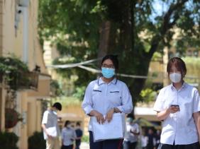 Ngày 19/4, học sinh Hà Nội nộp phiếu đăng ký dự tuyển vào lớp 10