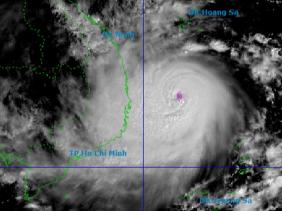 Bão Kalmaegi mạnh lên cấp 15, khi đổ bộ có thể gió mạnh tới cấp 13, giật cấp 15-16