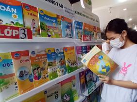 Bỏ lỡ nhiều cơ hội để người dân mua sách giáo khoa rẻ hơn