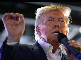 Ông Donald Trump bỏ cuộc tranh luận tổng thống đầu tiên của Đảng Cộng hòa