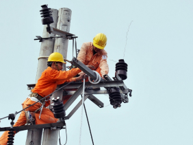 Bộ Công Thương xem xét đề xuất tăng giá điện của EVN