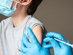 Bộ Y tế: Trẻ từ 5-dưới 12 tuổi đã mắc COVID-19 sẽ tiêm vaccine sau 3 tháng