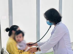 Nhiều trẻ nhỏ chỉ vài tháng tuổi mắc thuỷ đậu, phải nhập viện cả tuần
