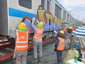 Vụ vẽ bậy trên tàu metro số 1 ở TP.HCM: Công an vào cuộc điều tra
