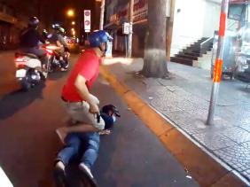 Hình sự đặc nhiệm rút súng trấn áp cướp giữa phố