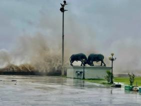 Áp thấp nhiệt đới sắp hình thành, các tỉnh Quảng Ninh đến Lâm Đồng báo tin ngay cho tàu thuyền