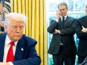 Ai đứng sau chính sách kinh tế của ông Trump?