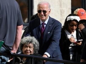 Tổng thống Biden xếp hàng chờ gần 40 phút để bỏ phiếu bầu người kế nhiệm